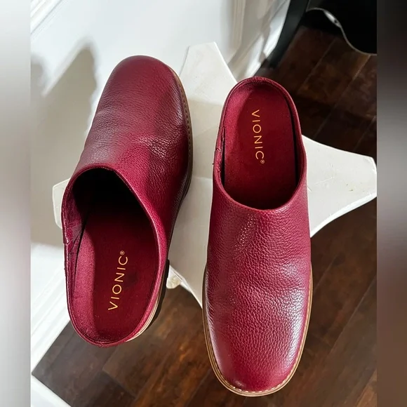 Burgundy, Women’s Vionic Leather Slip-Ons orthotic Clogs/Mules. - Picture 11 of 12